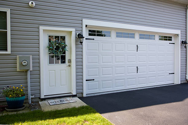 24/7 Emergency Garage Door Panel Replacement experts in Kearney, NE